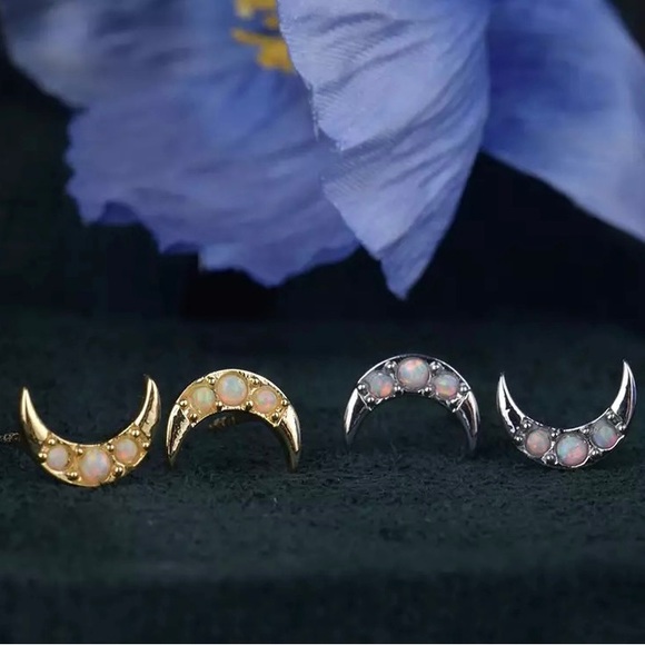 High Quality Rainbow Opal Studs Earrings - Silver/Gold (A Pair) - Picture 3 of 4